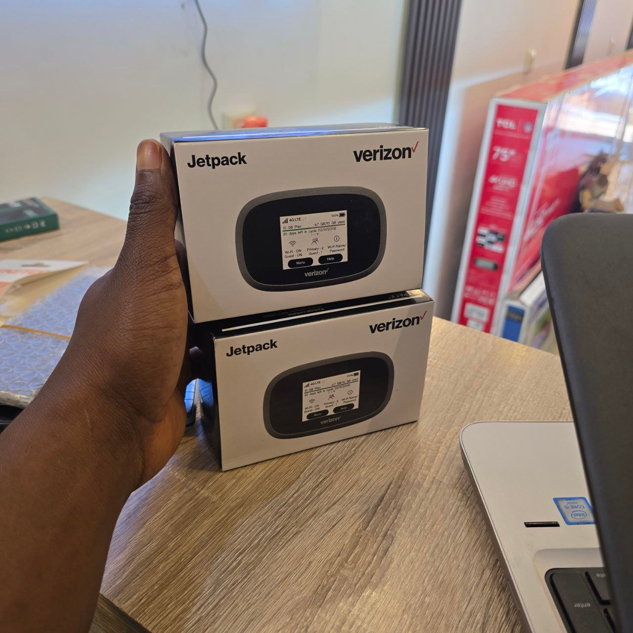 Jetpack Verizon universal Wifi modem - Image 2