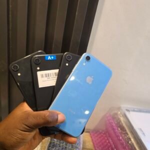 iPhone XR (128GB)
